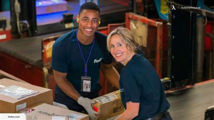 Do shoppers employees get discounts?