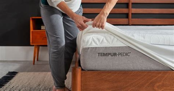 Do tempurpedic mattresses need to be flipped?