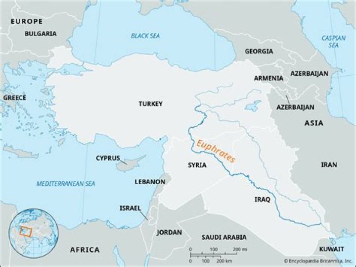 Do the tigris and euphrates meet?