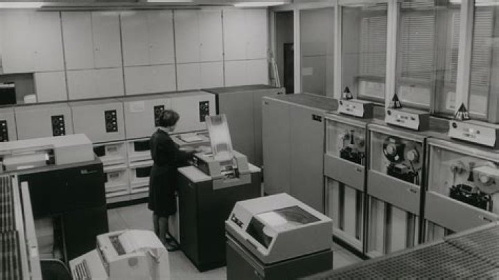 Do they still make mainframe computers?