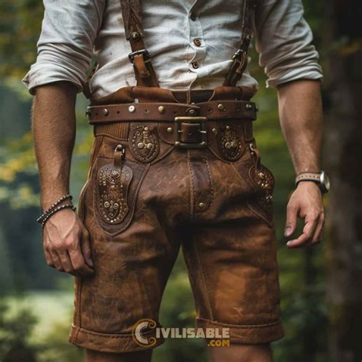 Do they wear lederhosen in austria?