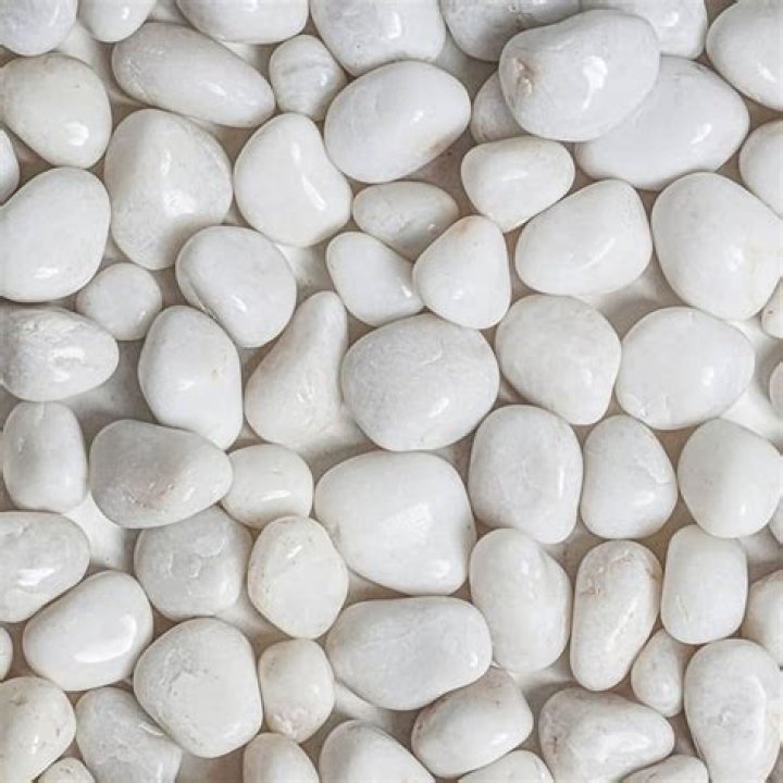 Do white marble stones discolour?