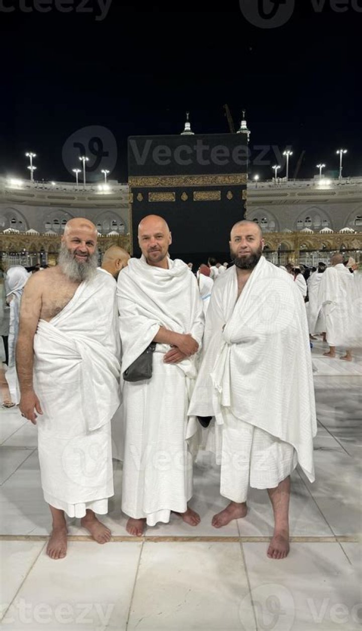 Do you wear ihram for umrah?