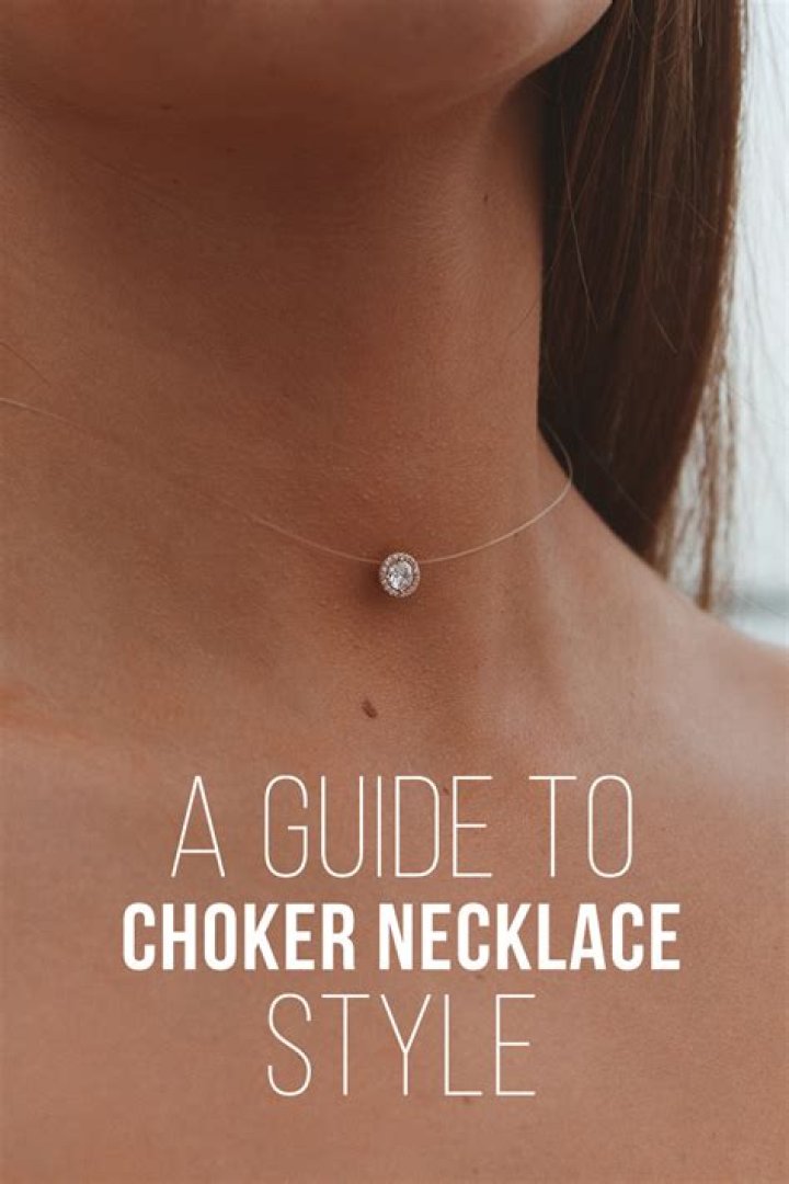 Does denki wear a choker?