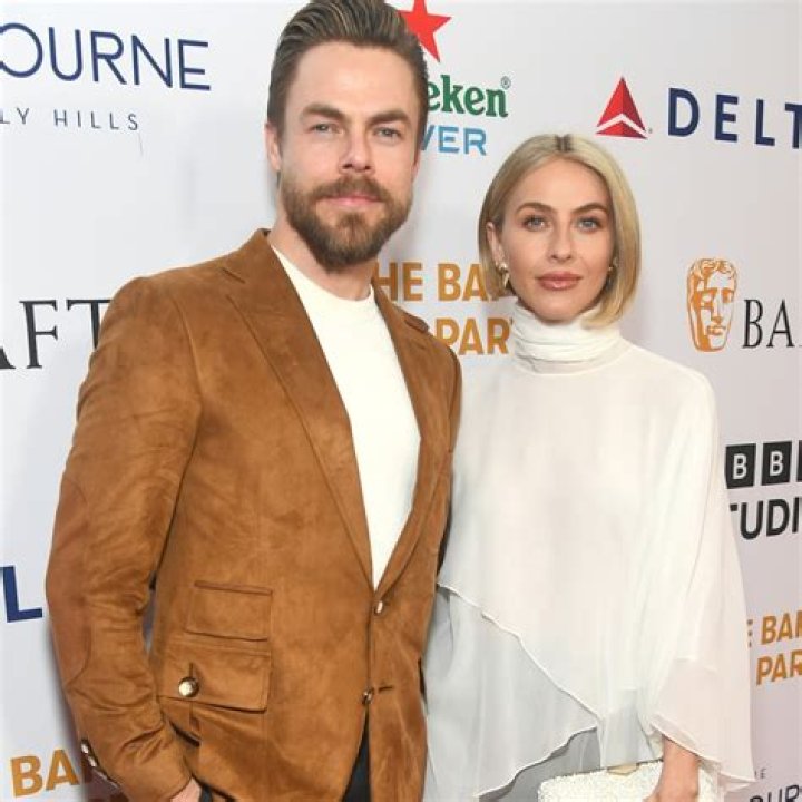 Does derek hough sing?