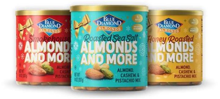 Does falernum contain almonds?
