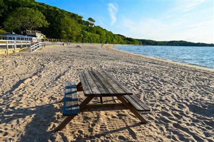Does greenport have a beach?