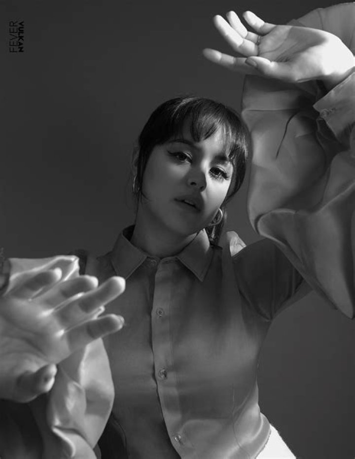 Does hayley orrantia sing?