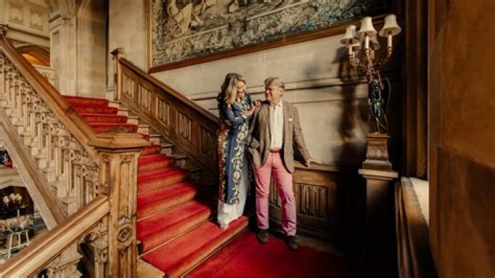 Does highclere castle still have servants?