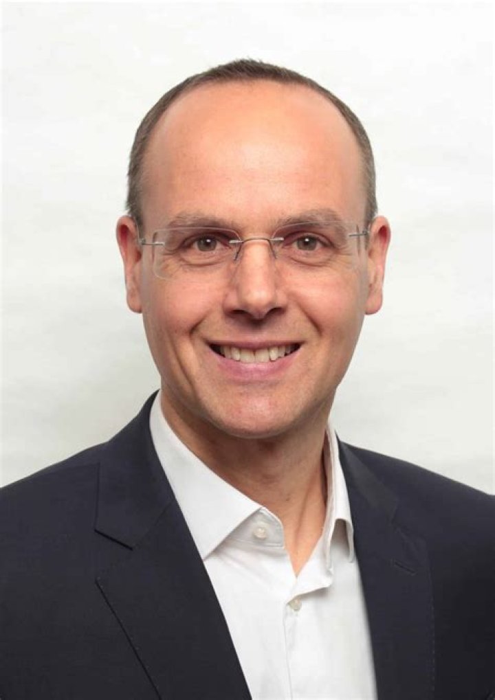 Does invesco own oppenheimer?