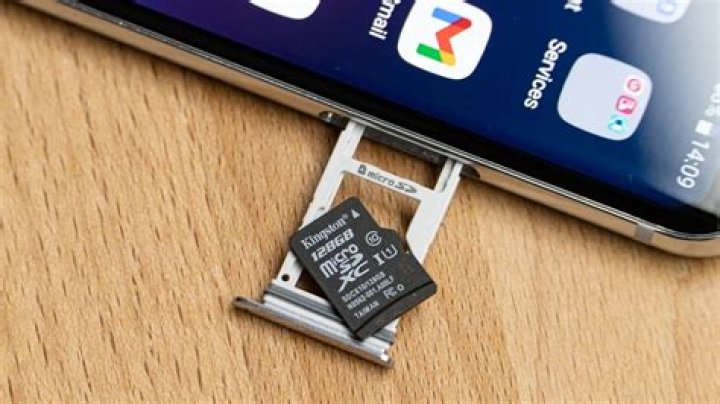 Does iphone have sd card slot?