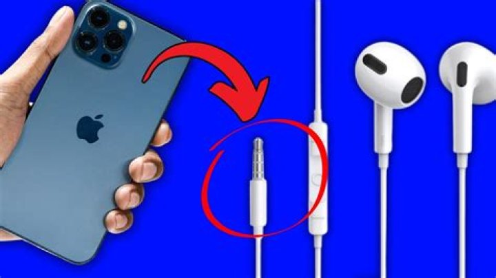 Does iphone se have earphone jack?