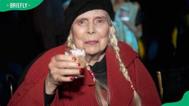 Does joni mitchell have a partner?