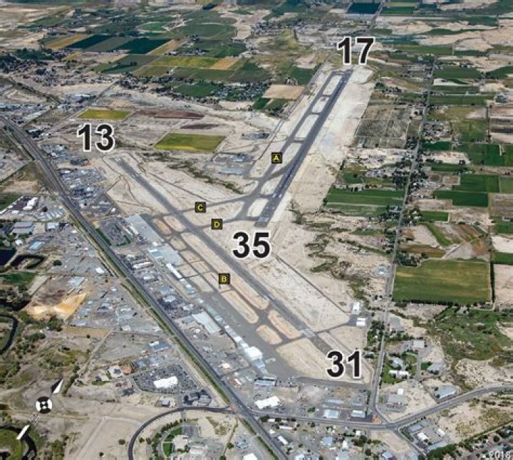 Does montrose co have an airport?