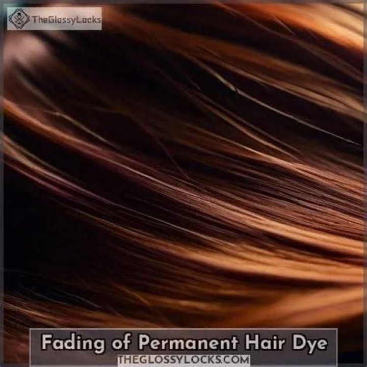 Does permanent hair dye fade?