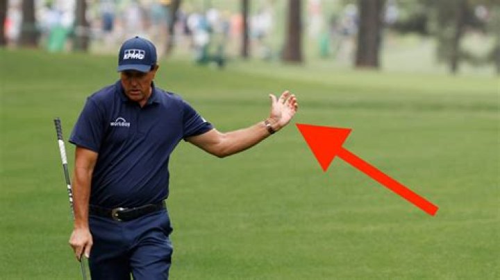 Does phil mickelson write right handed?