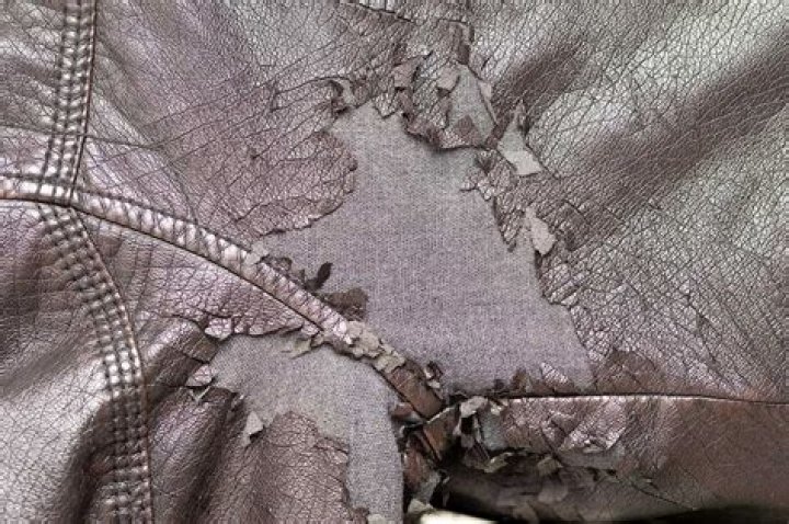 Does pu leather peel?