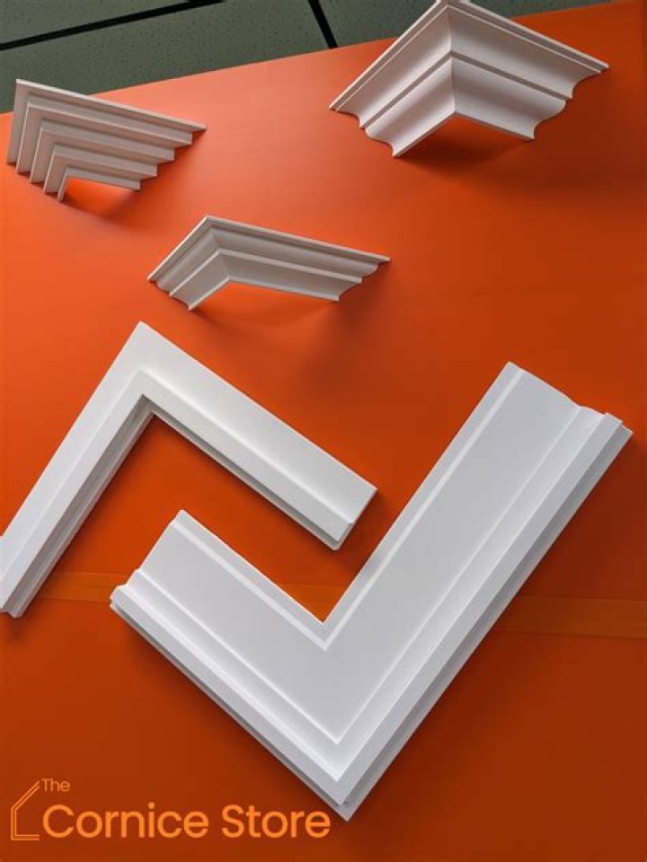 Does square set cornice crack?