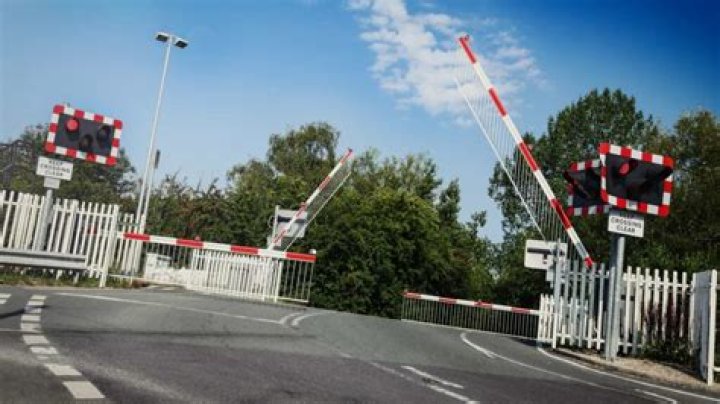 Does stratford international have barriers?