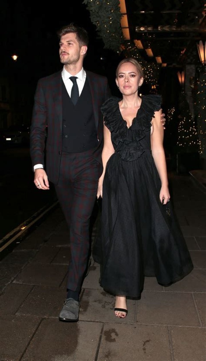 Does tanya burr have a boyfriend?