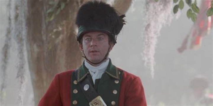 Does tavington die in the patriot?