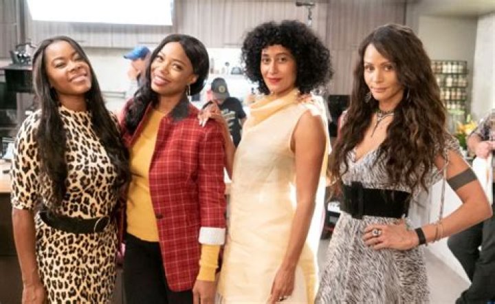Does toni come back to girlfriends?