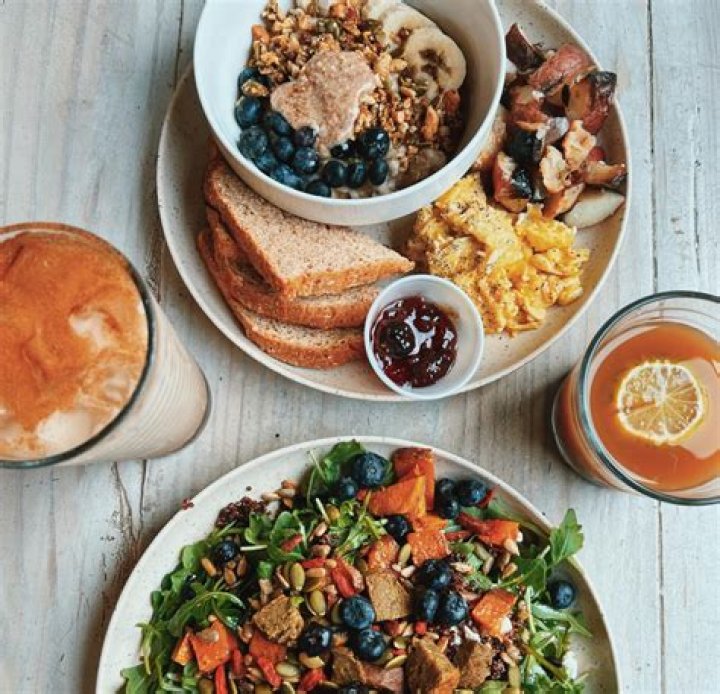 Does zippys serve breakfast all day?