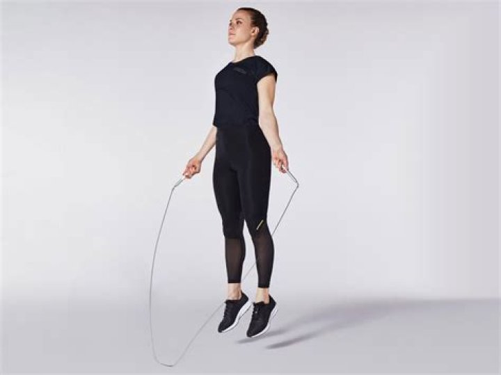 Has a skipping rope?