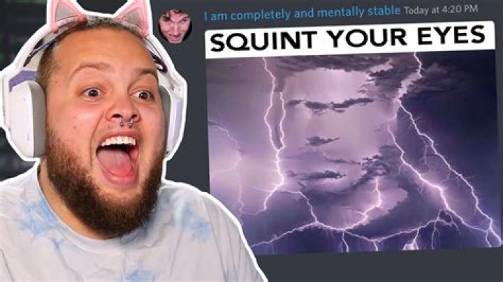 Has a squinting eye?