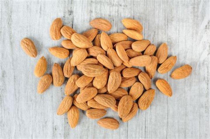 Has almonds got magnesium?