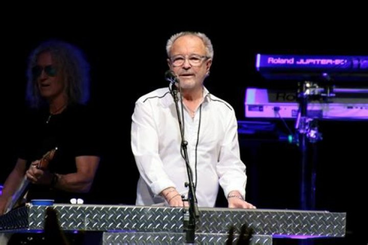 Has mick jones left foreigner?