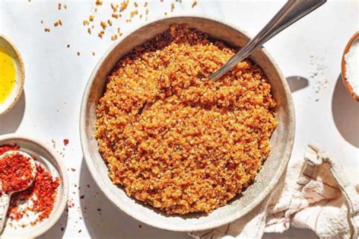 Has quinoa got carbohydrates?