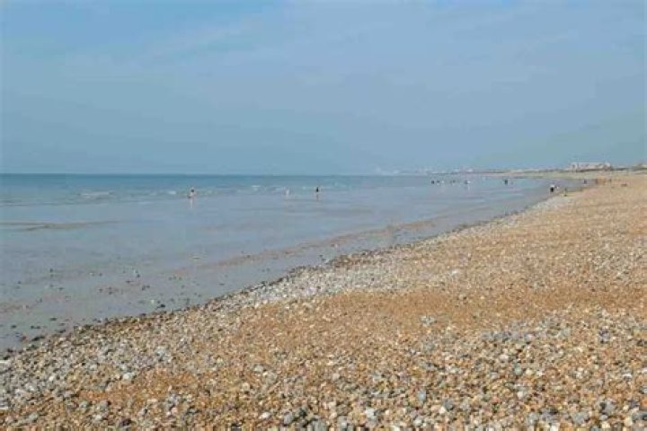 Has shoreham got a sandy beach?