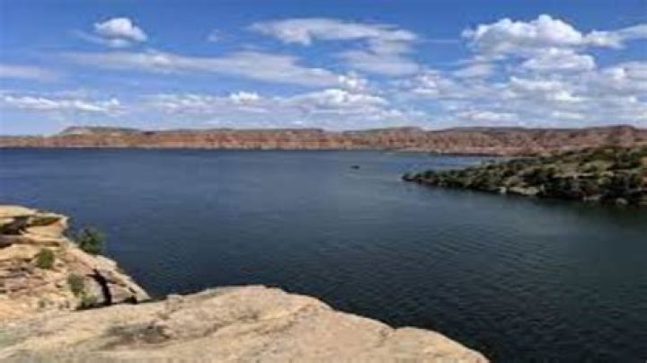 How big is alcova lake?