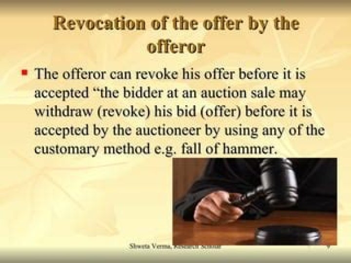 How can an offeror revoke an offer?