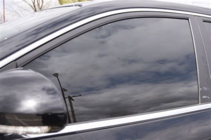 How many cars have tinted windows?