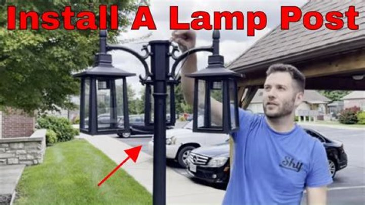 How many lamp posts are there in the world?