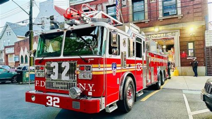 How many stations does fdny have?