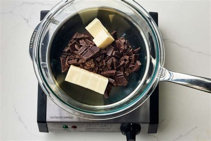 How melt chocolate on stove?