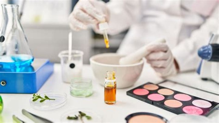 How much do cosmetic formulators make?