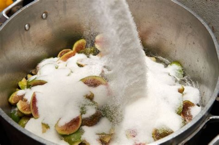How much sugar for jam making?