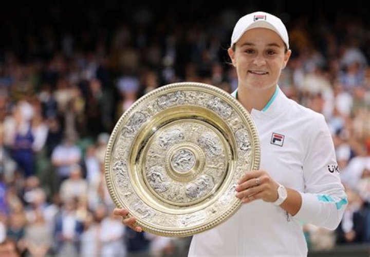 How old is ashleigh barty?
