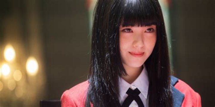 How old is runa yomozuki kakegurui?