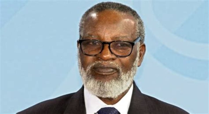 How old is utoni nujoma?