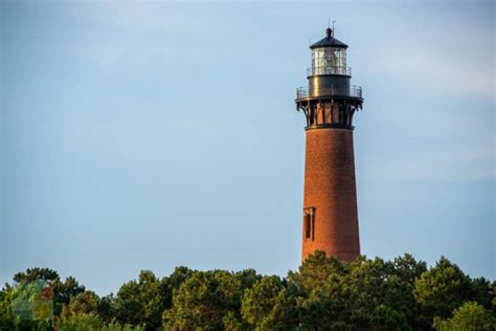 How tall is currituck lighthouse?