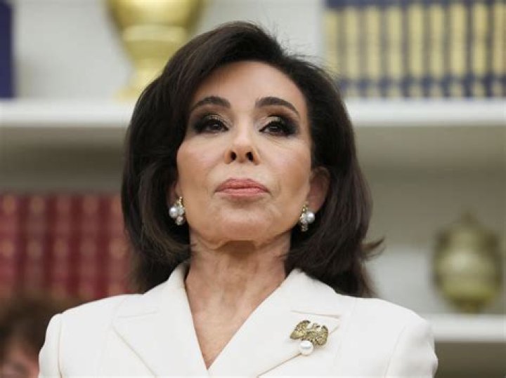 How tall is judge jeanine?