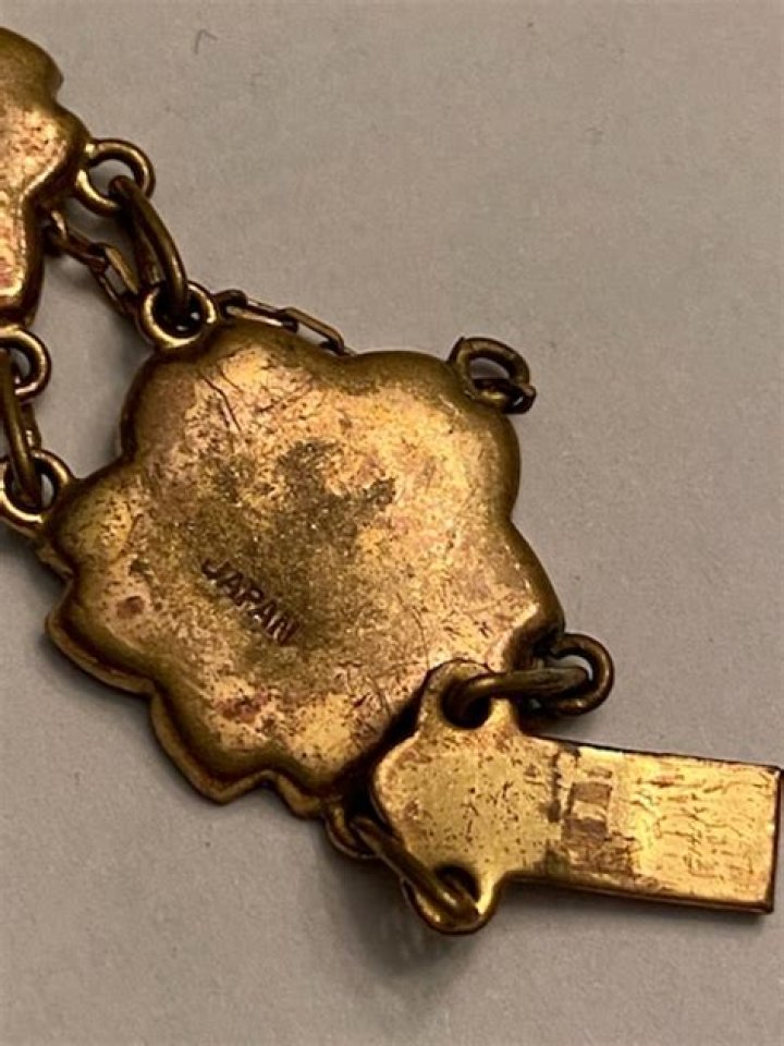 How to clean damascene?
