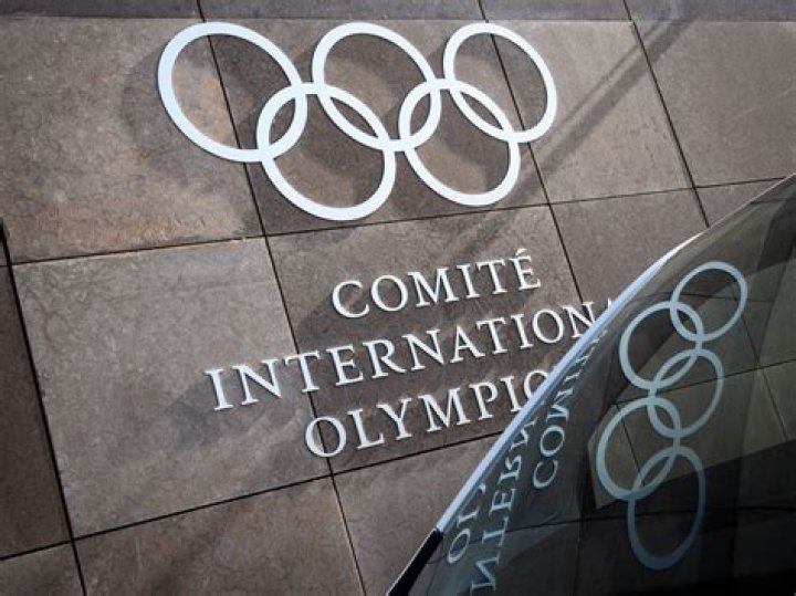 How to contact the u.s. olympic committee?