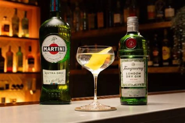 How to drink martini extra dry vermouth?