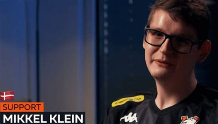 In dark does mikkel return?